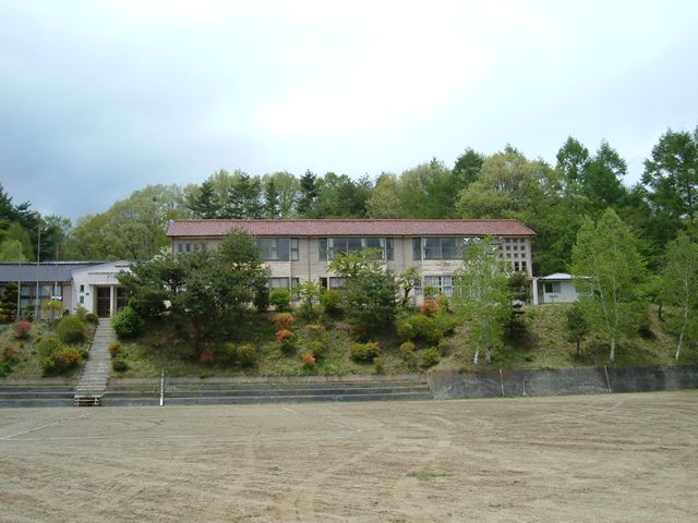 旧増富中学校