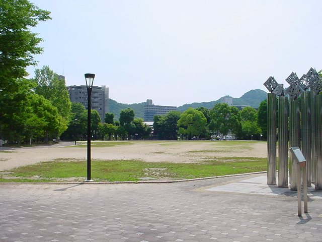 亀山公園ふれあい広場