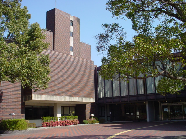 山口県立図書館