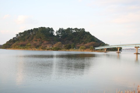 湖山池