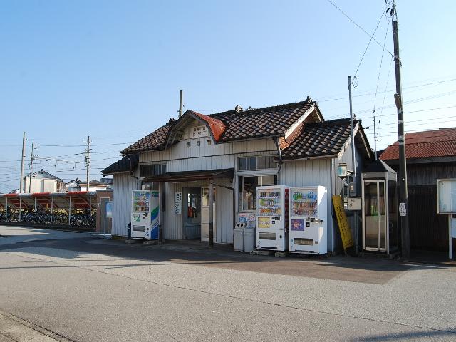 富山地方鉄道　越中三郷駅